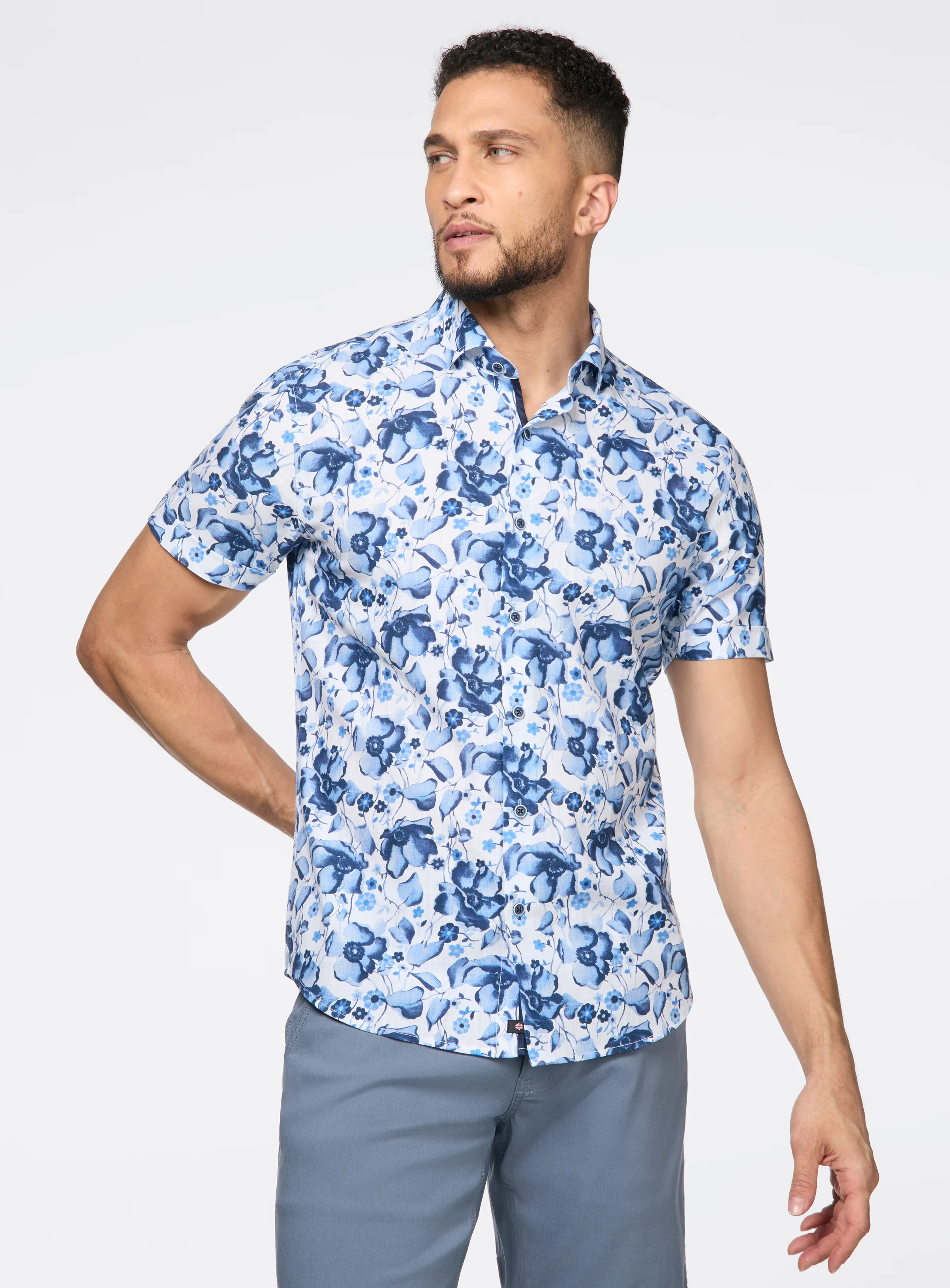 Chemise effet lin à motif de pivoines