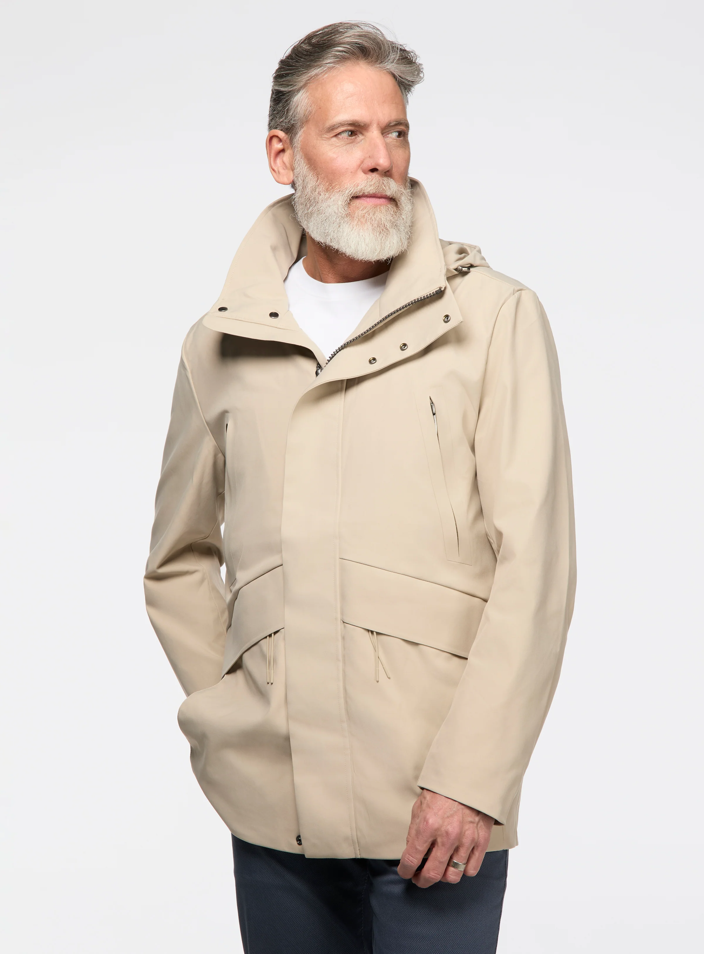 Manteau hydrofuge à col montant