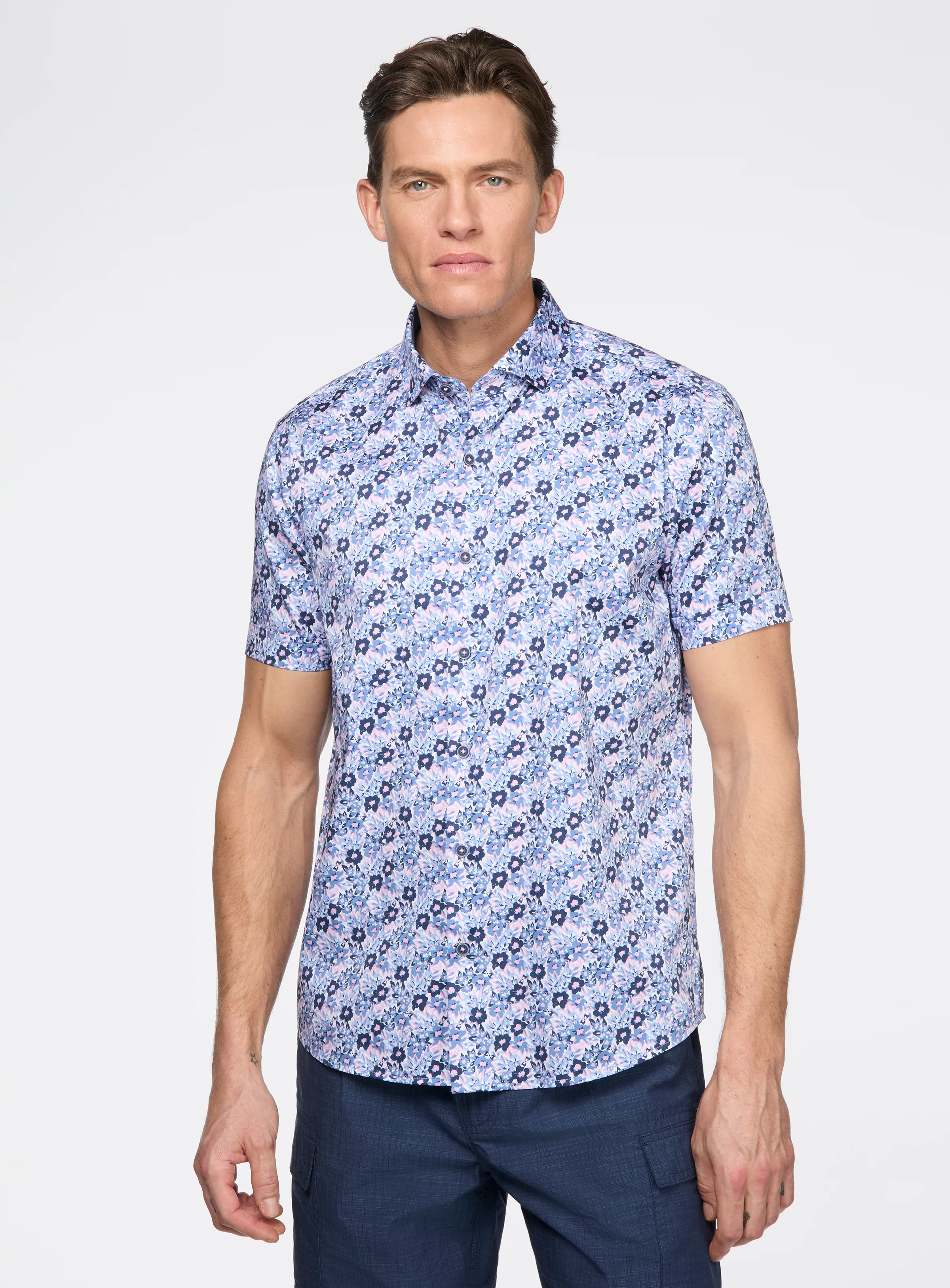 Chemise satinée à motif floral bleu - Image 3